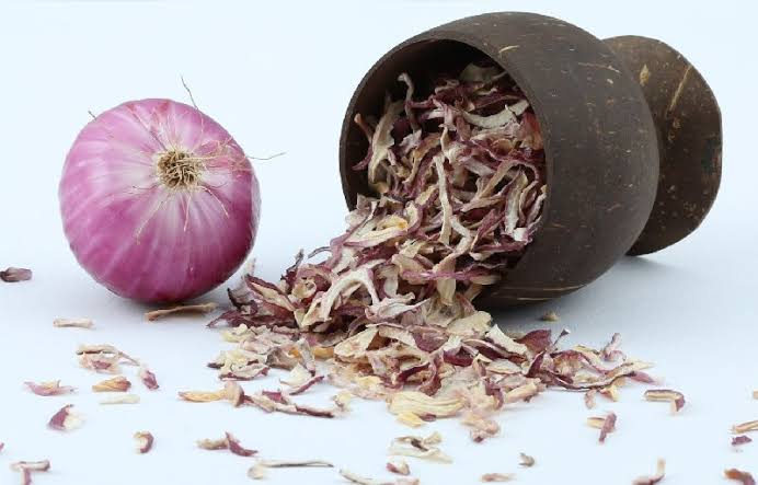 images-15-1.jpeg DEHYDRATED ONION FLAKES (Red) - Image 1